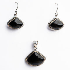 Black Onyx Triangular 925 Sterling Silver Necklace with Rope Style Accents BGT01006